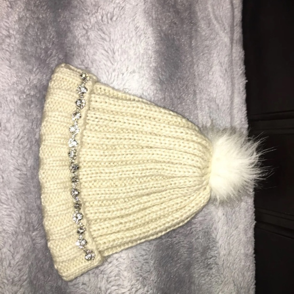 Kaki colored beanie